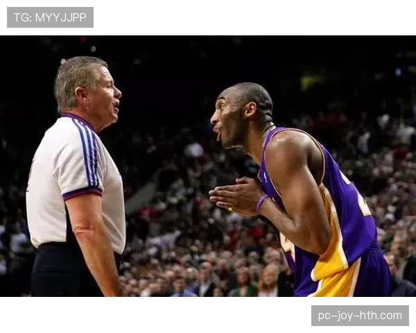 防守三秒违例到底怎么判?NBA与FIBA的规则差异详解 防守三秒违例到底怎么判?NBA与FIBA的规则差异详解
